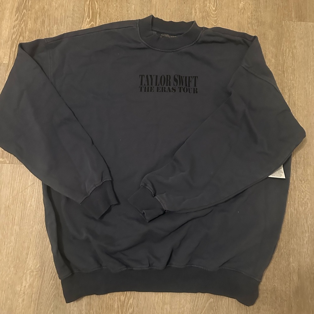 NWT Taylor Swift Eras Tour Blue Sweatshirt (cities thru Vancouver) Size S